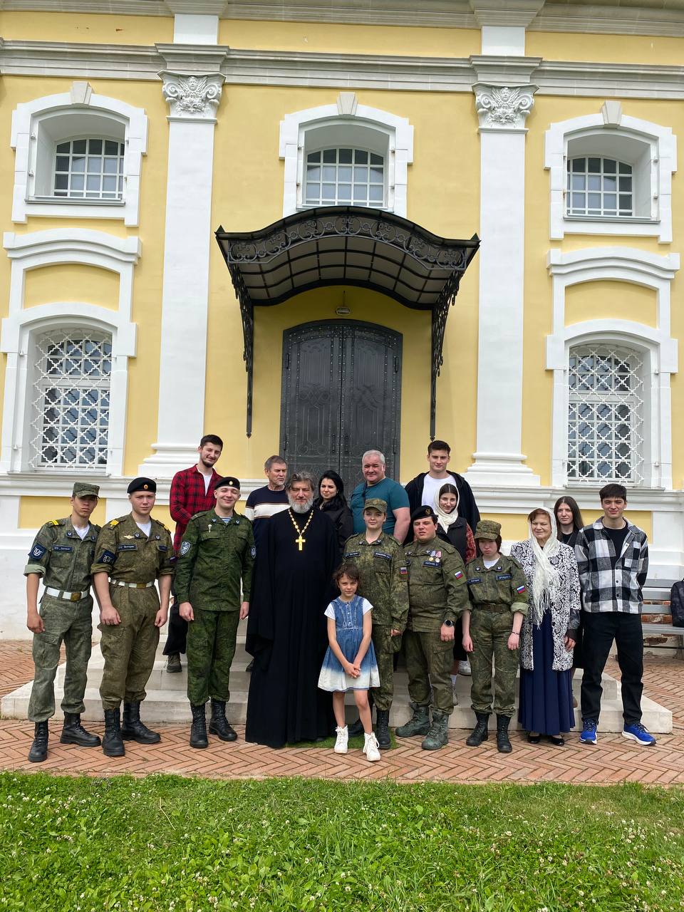 Встреча с молодёжью в Михаило — Архангельском храме д. Тараканово, посвящённая Дню семьи, любви и верности.