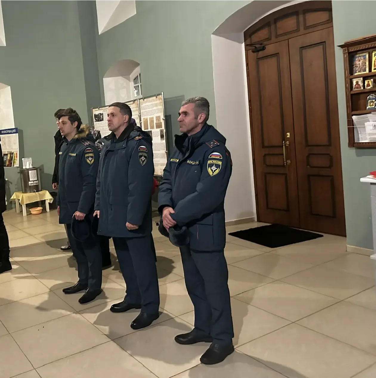 Визит офицеров МЧС г.о. Солнечногорск в Михаило-Архангельский храм д. Тараканово.